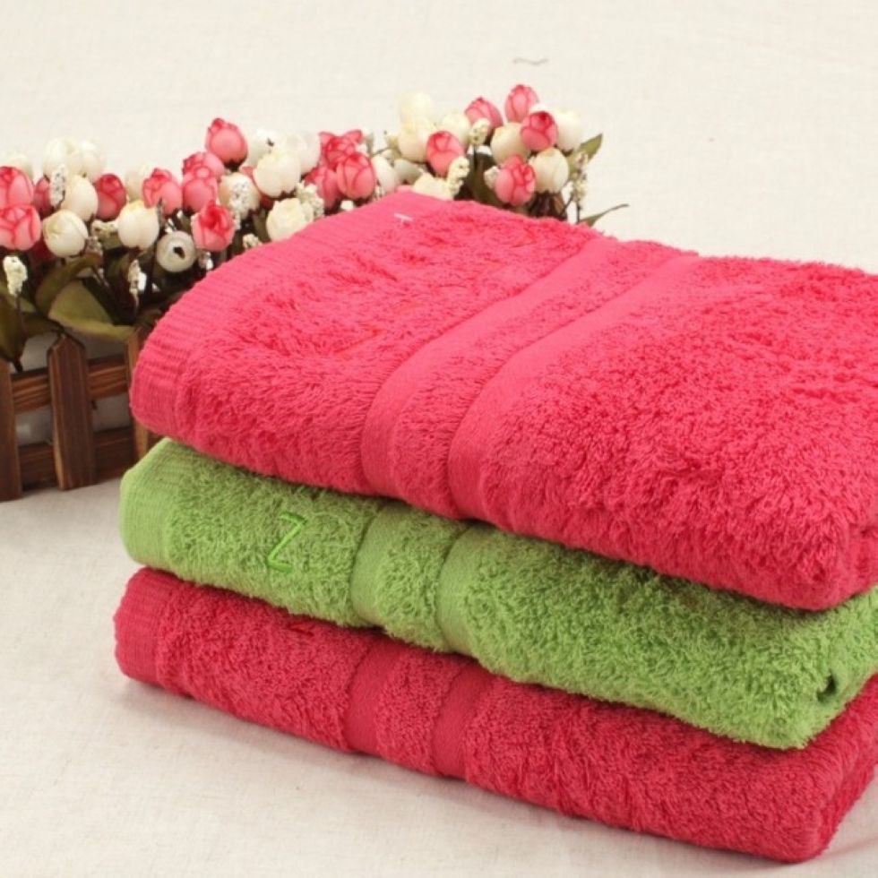 Plain coloured bath towel